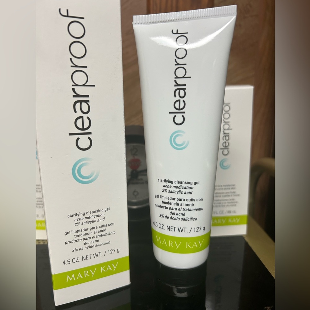 MK Clearproof Cleansing Gel*